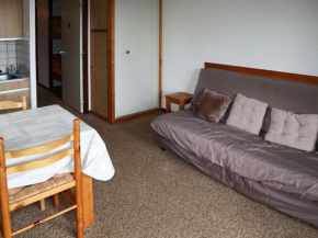 Studio 6 pers avec balcon, proche des pistes et commerces - FR-1-322-567
